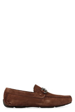 Load image into Gallery viewer, Suede loafers
