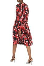 Load image into Gallery viewer, Printed crepe dress
