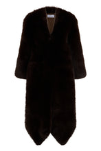 Load image into Gallery viewer, Long coat in fake fur
