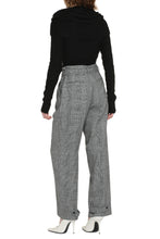 Load image into Gallery viewer, Off-shoulders pullover
