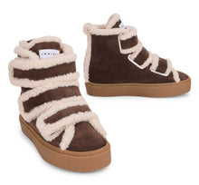 Load image into Gallery viewer, Ankle boot in suede with fur inserts
