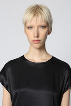 Load image into Gallery viewer, Farida silk blouse
