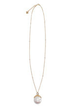 Load image into Gallery viewer, Medusa-head pearl-drop necklace
