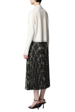Load image into Gallery viewer, Spuma Wool and cashmere sweater

