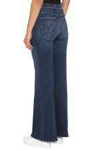 Load image into Gallery viewer, The Hustler Roller Sneak straight-leg jeans
