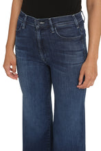 Load image into Gallery viewer, The Hustler Roller Sneak straight-leg jeans
