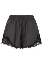 Load image into Gallery viewer, Shorts with lace details
