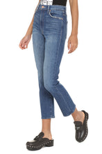 Load image into Gallery viewer, The Swooner Rascal Ankle jeans
