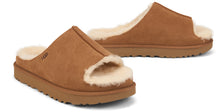 Load image into Gallery viewer, Greenport slippers in sheepskin
