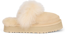 Load image into Gallery viewer, Slippers Diskette Chalet
