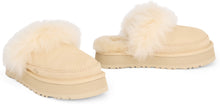 Load image into Gallery viewer, Slippers Diskette Chalet
