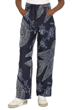 Load image into Gallery viewer, Wide-leg jeans
