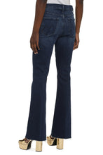Load image into Gallery viewer, The Weekender Fray jeans
