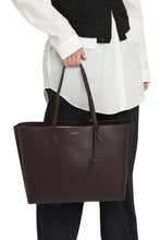 Load image into Gallery viewer, Perry leather tote
