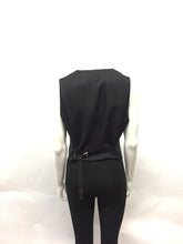 Load image into Gallery viewer, Button vest

