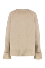 Load image into Gallery viewer, Sweater with a round neck in merino wool
