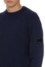 Load image into Gallery viewer, Crew-neck wool sweater
