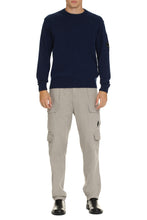 Load image into Gallery viewer, Crew-neck wool sweater
