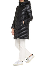Load image into Gallery viewer, Cambales hooded down jacket

