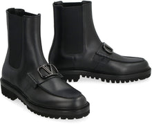 Load image into Gallery viewer, Valentino Garavani - VLogo leather Chelsea boots
