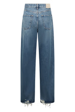Load image into Gallery viewer, Ayla5-pocket straight-leg jeans
