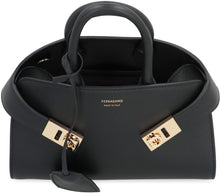 Load image into Gallery viewer, Hug mini handbag
