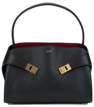 Load image into Gallery viewer, Hug M shoulder bag in leather

