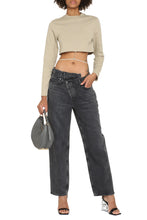 Load image into Gallery viewer, Long sleeve crop top
