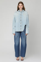 Load image into Gallery viewer, Denim jacket
