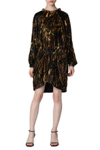 Load image into Gallery viewer, Lassie velvet dress
