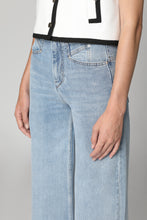 Load image into Gallery viewer, Lemony wide-leg jeans
