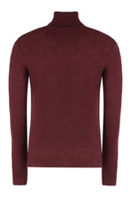 Load image into Gallery viewer, Sweater with a turtleneck in wool
