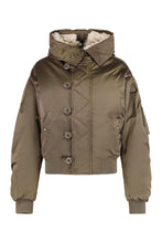 Load image into Gallery viewer, Short quilted satin coat Elisa
