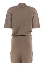 Load image into Gallery viewer, I live in a chestnut sweater
