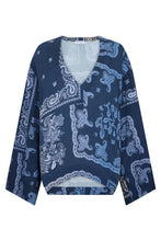 Load image into Gallery viewer, Loose blouse with paisley print
