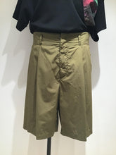 Load image into Gallery viewer, 2 Moncler 1952 - Cotton bermuda shorts
