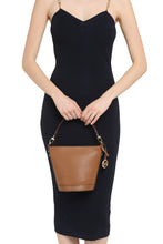 Load image into Gallery viewer, Townsend Leather bucket bag
