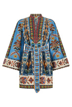 Load image into Gallery viewer, Printed blouse with belt
