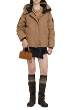 Load image into Gallery viewer, Everleigh Wool blend blazer
