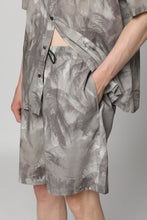 Load image into Gallery viewer, Printed cotton bermuda shorts
