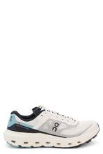 Load image into Gallery viewer, Sneakers running Cloudvista 3
