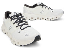 Load image into Gallery viewer, Sneakers with contrasting details
