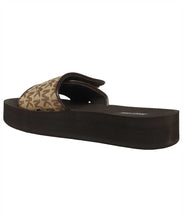 Load image into Gallery viewer, Ebony slip-ons
