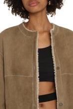 Load image into Gallery viewer, Suede coat
