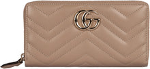 Load image into Gallery viewer, GG Marmont quilted leather wallet
