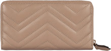 Load image into Gallery viewer, GG Marmont quilted leather wallet
