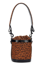 Load image into Gallery viewer, Daisy bucket bag
