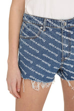 Load image into Gallery viewer, Bite denim shorts
