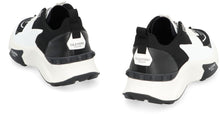 Load image into Gallery viewer, True Act low-top sneakers
