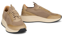 Load image into Gallery viewer, Low sneakers with mesh upper
